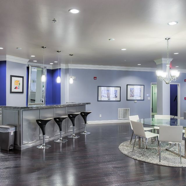 Maxwell - Dining Area